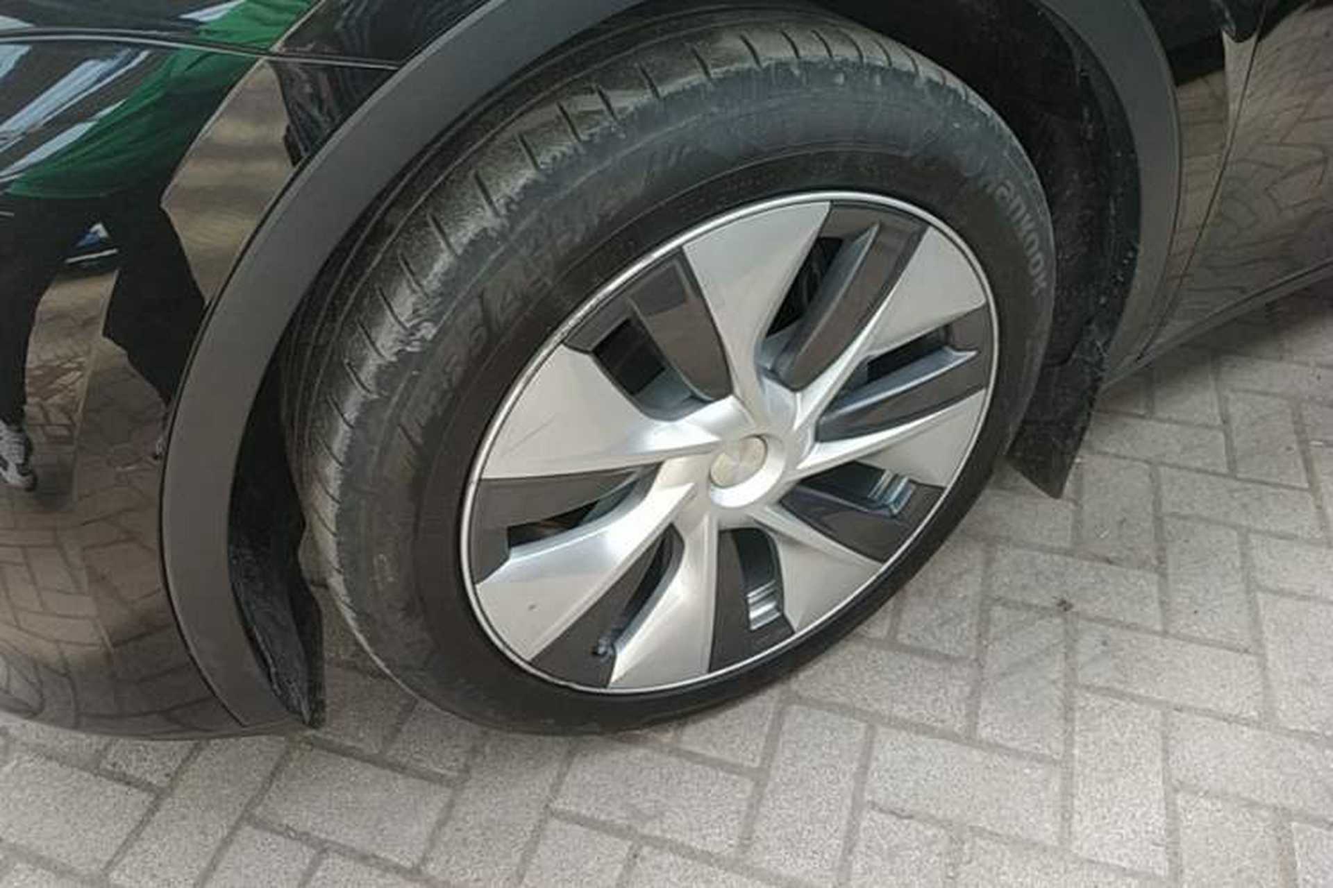 Used Tesla Model Y 2021 Standard Range Rear-Wheel Drive Version Left Front Wheel Hub