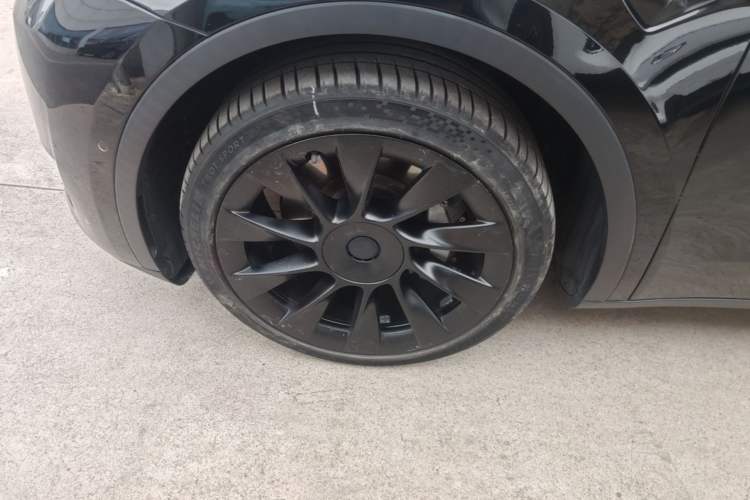 Used Tesla Model Y 2021 Standard Range Rear-Wheel Drive Version Left Front Wheel Hub