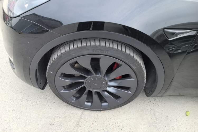 Used Tesla Model Y 2021 Performance High-Performance All-Wheel-Drive Version Left Front Wheel Hub