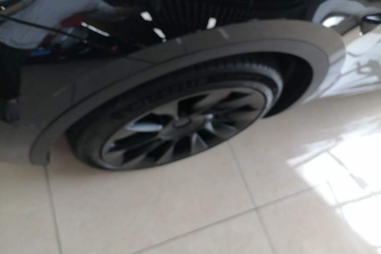Used Tesla Model Y 2021 Standard Range Rear-Wheel Drive Version Left Front Wheel Hub