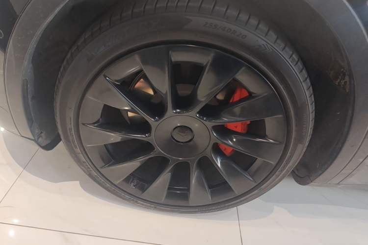 Used Tesla Model Y 2021 Standard Range Rear-Wheel Drive Version Left Front Wheel Hub