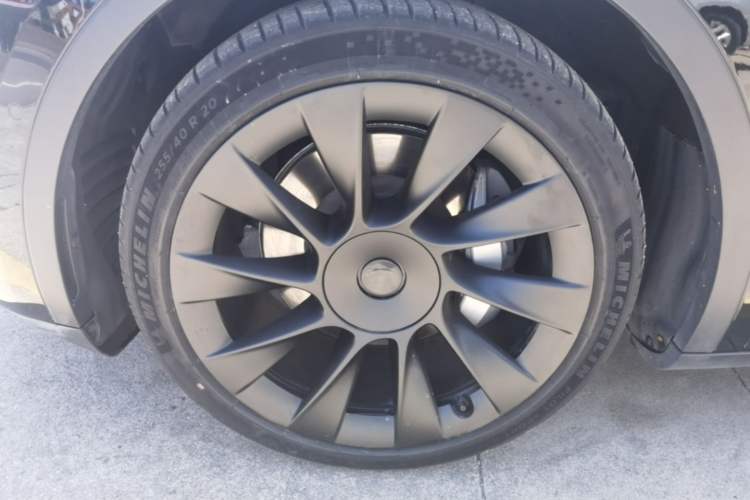 Used Tesla Model Y 2021 Standard Range Rear-Wheel Drive Version Left Front Wheel Hub