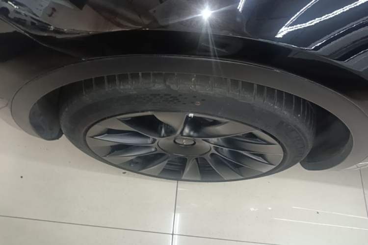 Used Tesla Model Y 2021 Revised Version 2 Long-Range All-Wheel-Drive Edition Left Front Wheel Hub