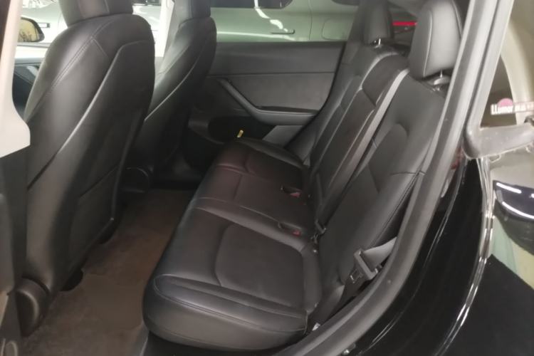 Used Tesla Model Y 2021 Long-Range All-Wheel-Drive Version Left Rear Seat