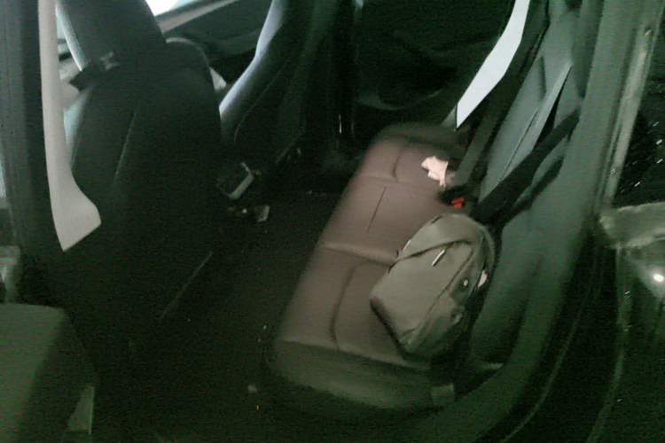 Used Tesla Model Y 2021 Long-Range All-Wheel-Drive Version Left Rear Seat