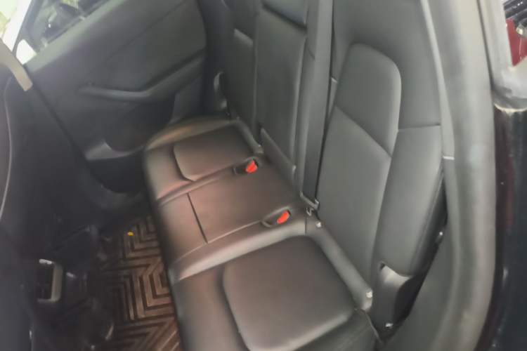 Used Tesla Model Y 2021 Standard Range Rear-Wheel Drive Version Left Rear Seat