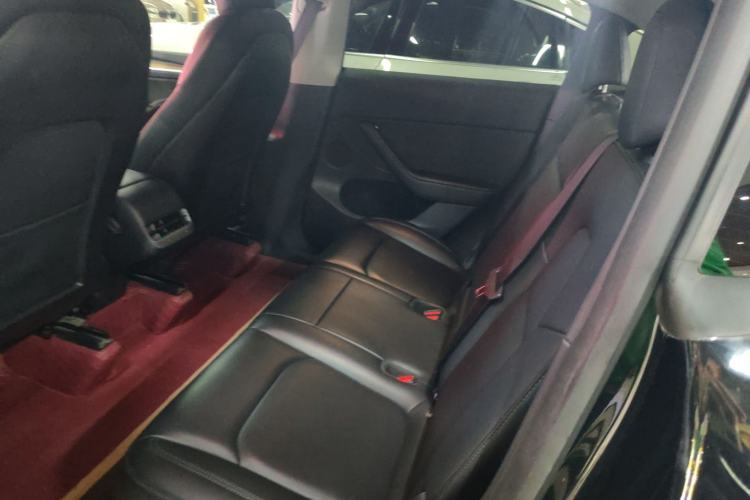 Used Tesla Model Y 2021 Standard Range Rear-Wheel Drive Version Left Rear Seat