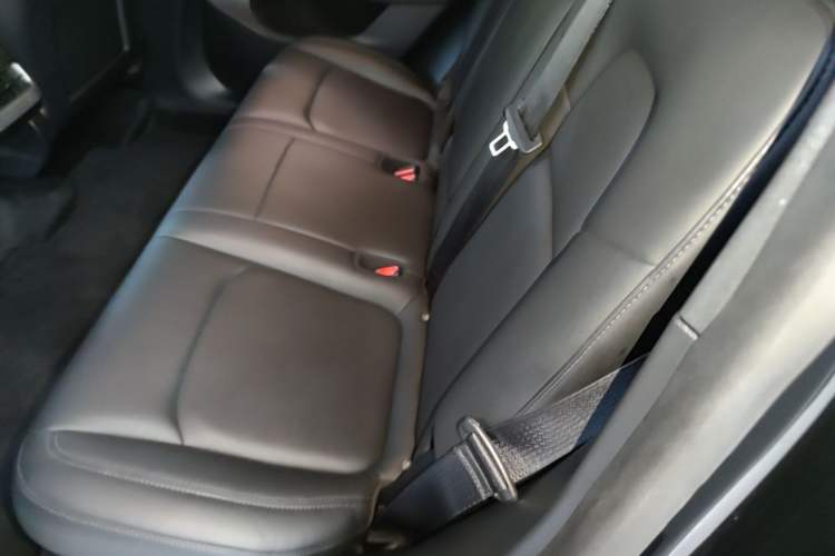 Used Tesla Model Y 2021 Standard Range Rear-Wheel Drive Version Left Rear Seat