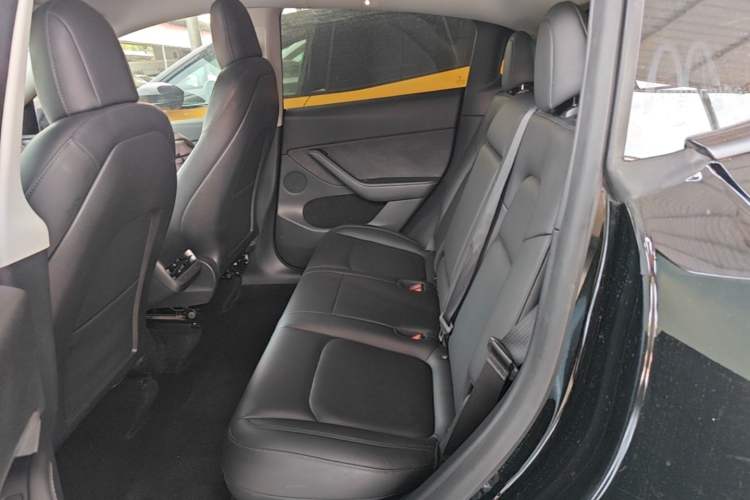 Used Tesla Model Y 2021 Standard Range Rear-Wheel Drive Version Left Rear Seat