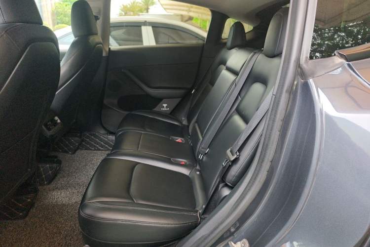 Used Tesla Model Y 2021 Long-Range All-Wheel-Drive Version 3D7 Left Rear Seat