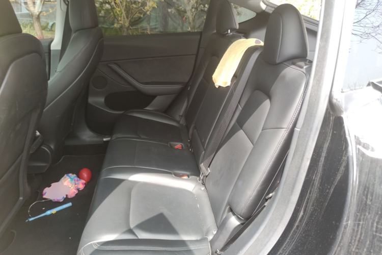 Used Tesla Model Y 2021 Long-Range All-Wheel-Drive Version 3D7 Left Rear Seat