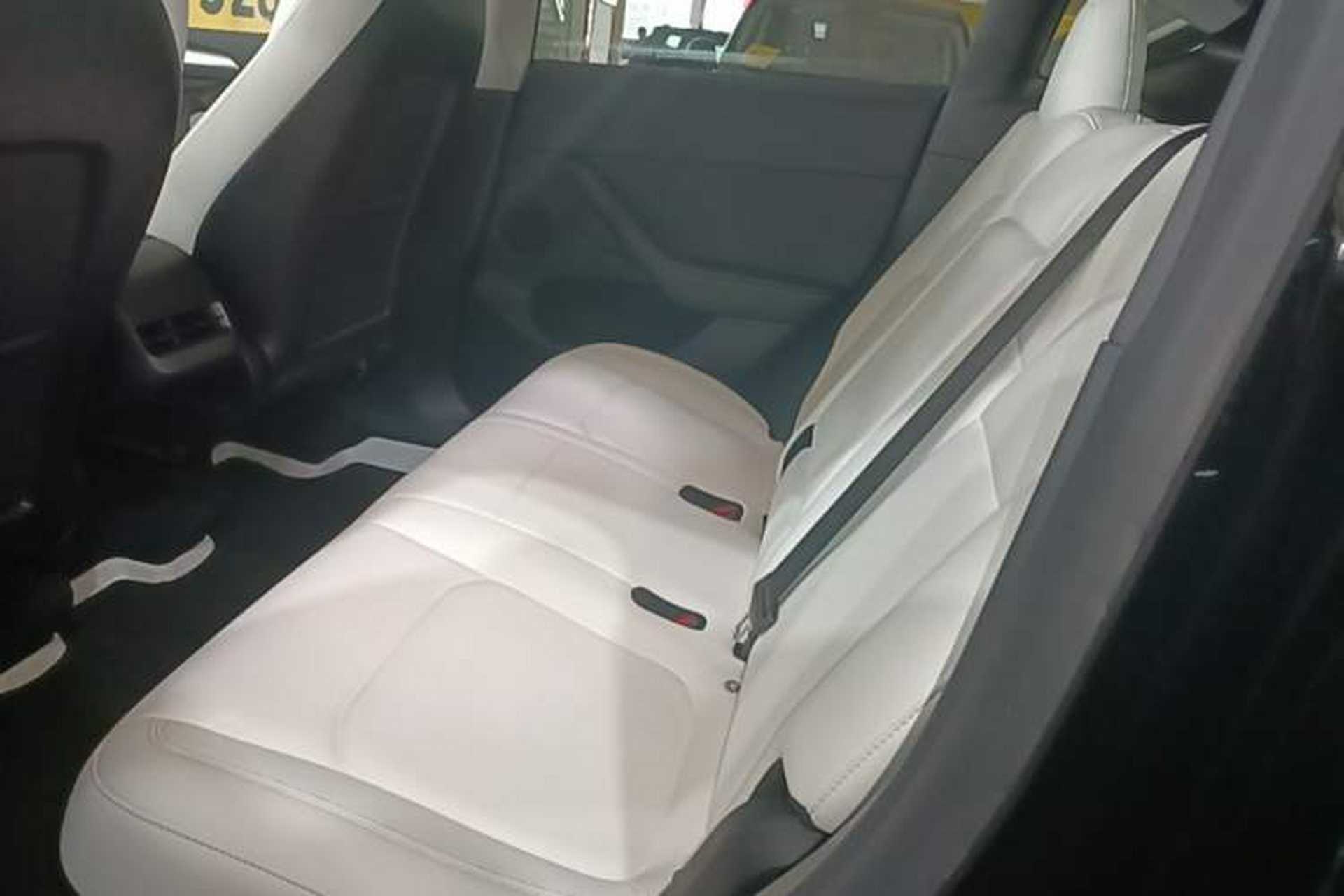 Used Tesla Model Y 2021 Standard Range Rear-Wheel Drive Version Left Rear Seat