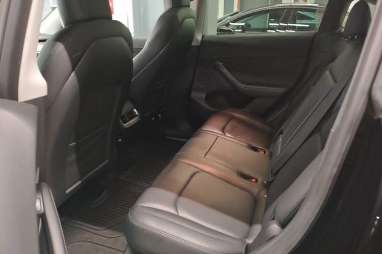 Used Tesla Model Y 2021 Long-Range All-Wheel-Drive Version 3D7 Left Rear Seat