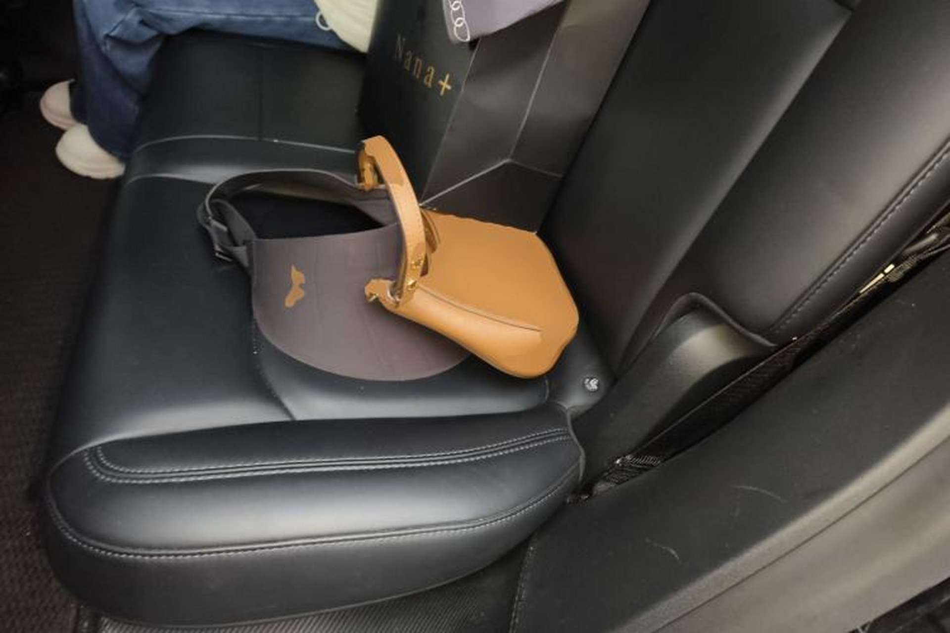 Used Tesla Model Y 2021 Standard Range Rear-Wheel Drive Version Left Rear Seat