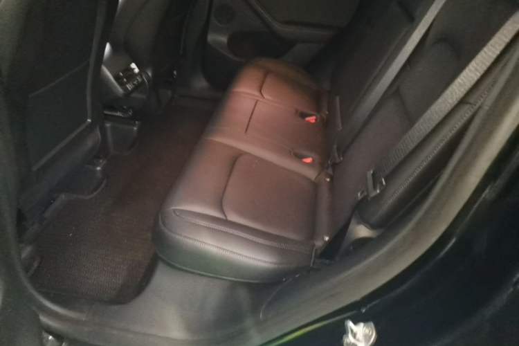 Used Tesla Model Y 2021 Standard Range Rear-Wheel Drive Version Left Rear Seat