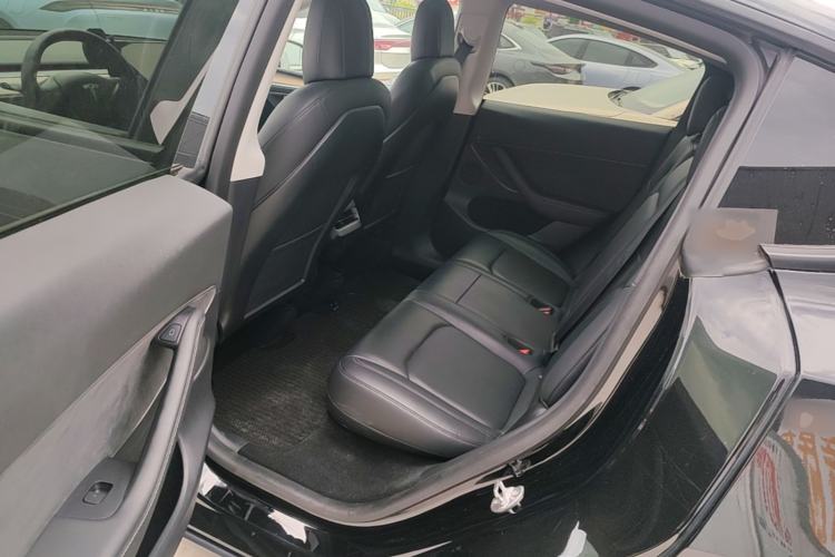Used Tesla Model Y 2021 Standard Range Rear-Wheel Drive Version Left Rear Seat