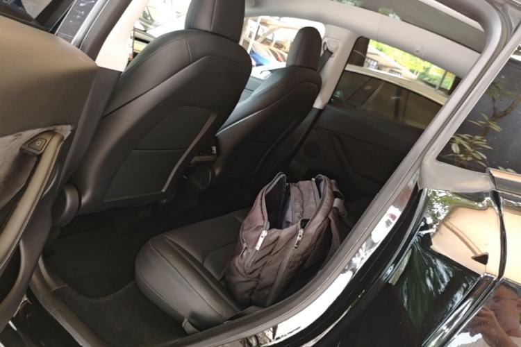 Used Tesla Model Y 2021 Standard Range Rear-Wheel Drive Version Left Rear Seat