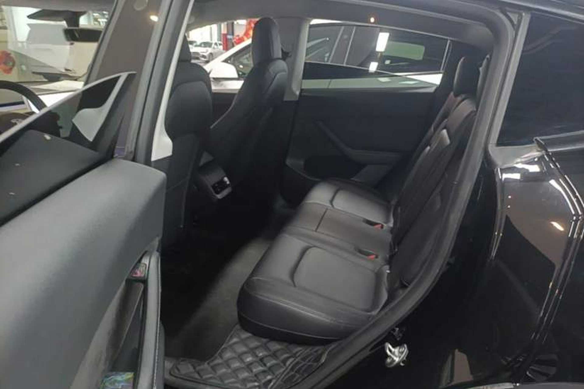 Used Tesla Model Y 2021 Standard Range Rear-Wheel Drive Version Left Rear Seat