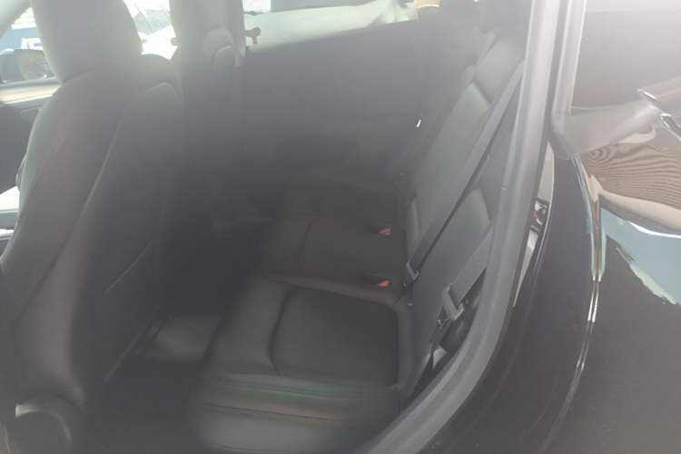 Used Tesla Model Y 2021 Standard Range Rear-Wheel Drive Version Left Rear Seat