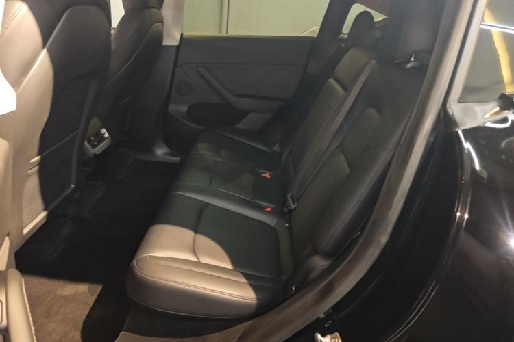 Used Tesla Model Y 2021 Long-Range All-Wheel-Drive Version Left Rear Seat