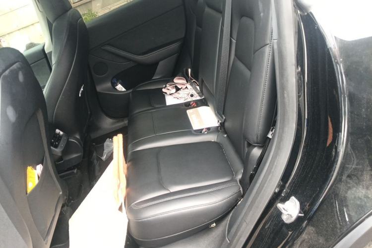Used Tesla Model Y 2021 Standard Range Rear-Wheel Drive Version Left Rear Seat