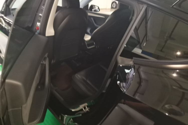 Used Tesla Model Y 2021 Standard Range Rear-Wheel Drive Version Left Rear Seat