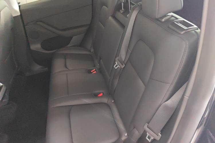 Used Tesla Model Y 2021 Standard Range Rear-Wheel Drive Version Left Rear Seat