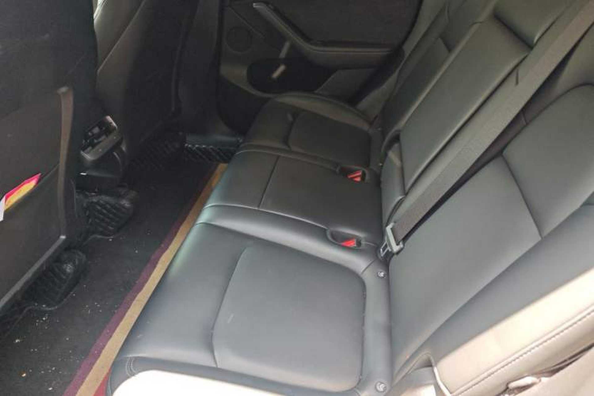 Used Tesla Model Y 2021 Standard Range Rear-Wheel Drive Version Left Rear Seat