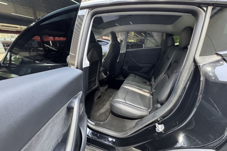 Used Tesla Model Y 2021 Standard Range Rear-Wheel Drive Version Left Rear Seat