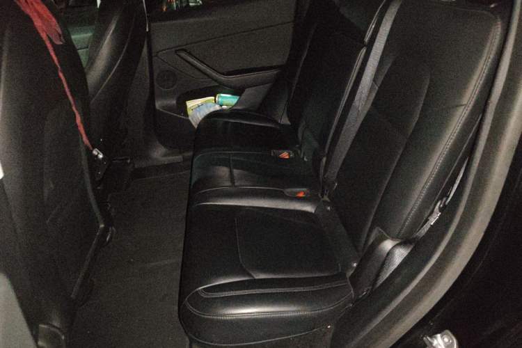 Used Tesla Model Y 2021 Standard Range Rear-Wheel Drive Version Left Rear Seat