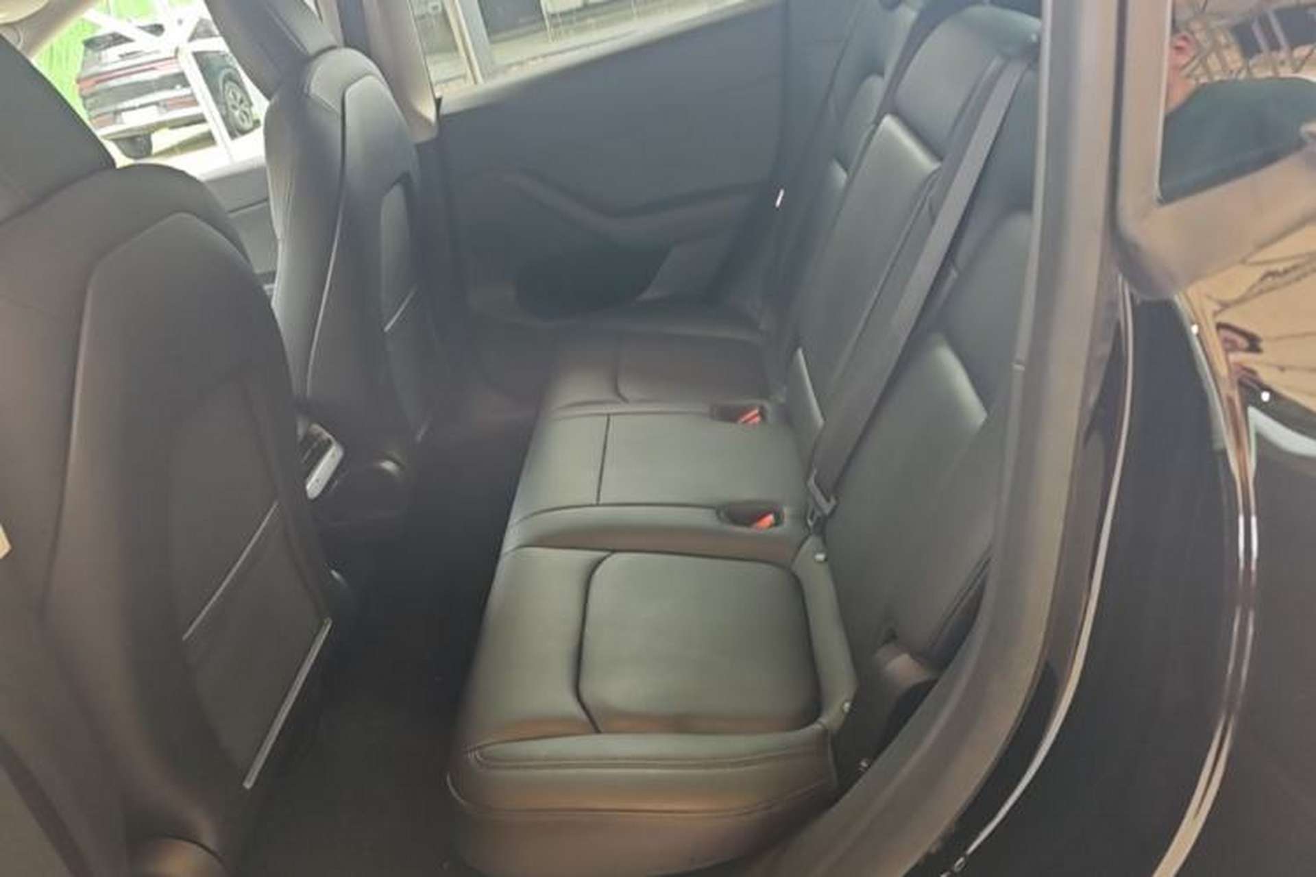 Used Tesla Model Y 2021 Standard Range Rear-Wheel Drive Version Left Rear Seat