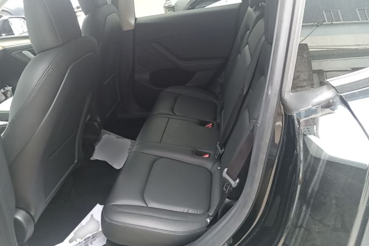 Used Tesla Model Y 2021 Long-Range All-Wheel-Drive Version Left Rear Seat