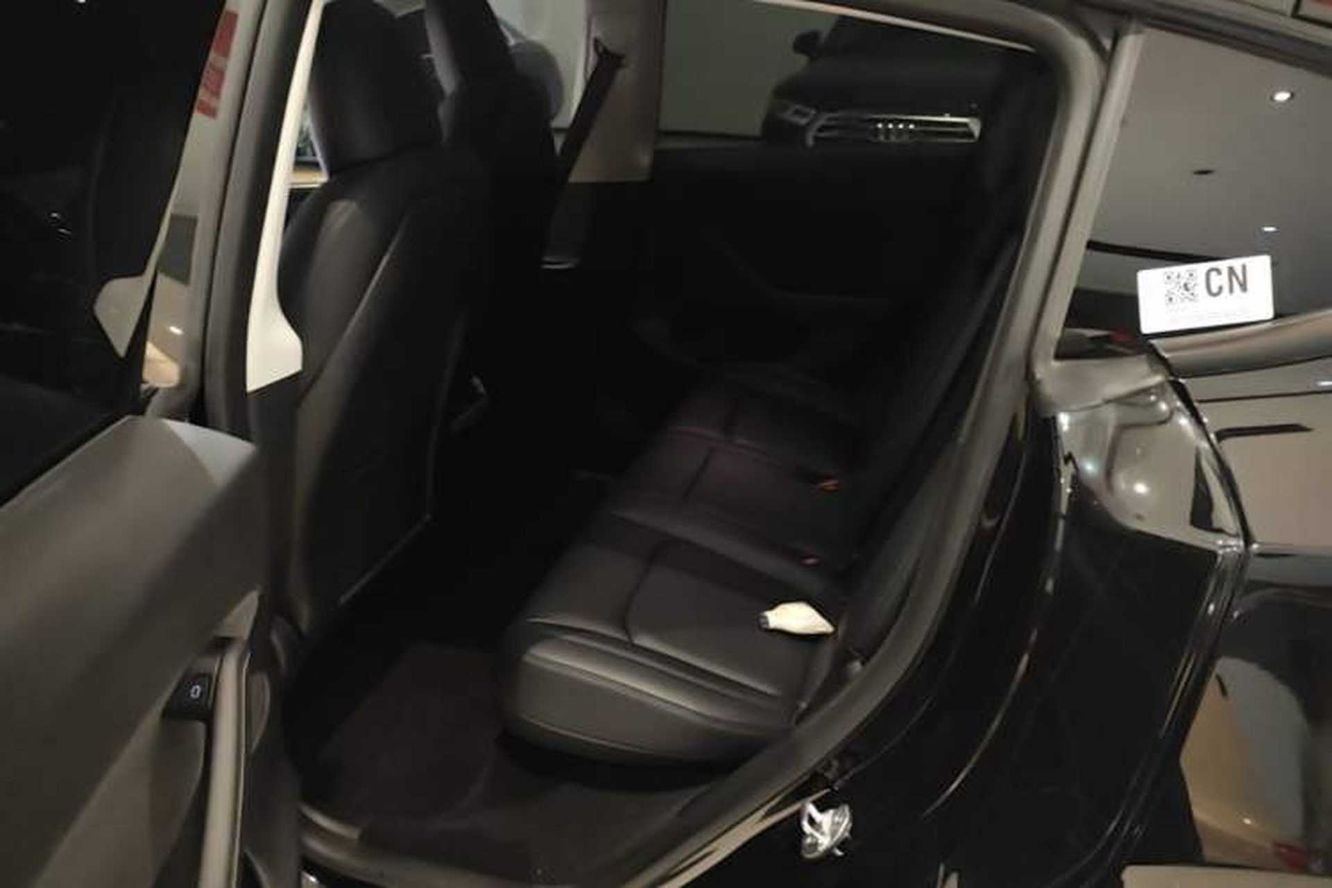 Used Tesla Model Y 2021 Performance High-Performance All-Wheel-Drive Version Left Rear Seat