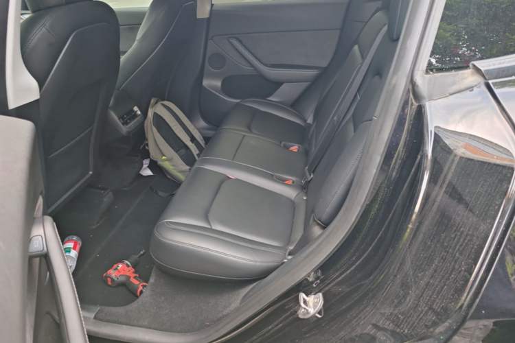 Used Tesla Model Y 2021 Standard Range Rear-Wheel Drive Version Left Rear Seat