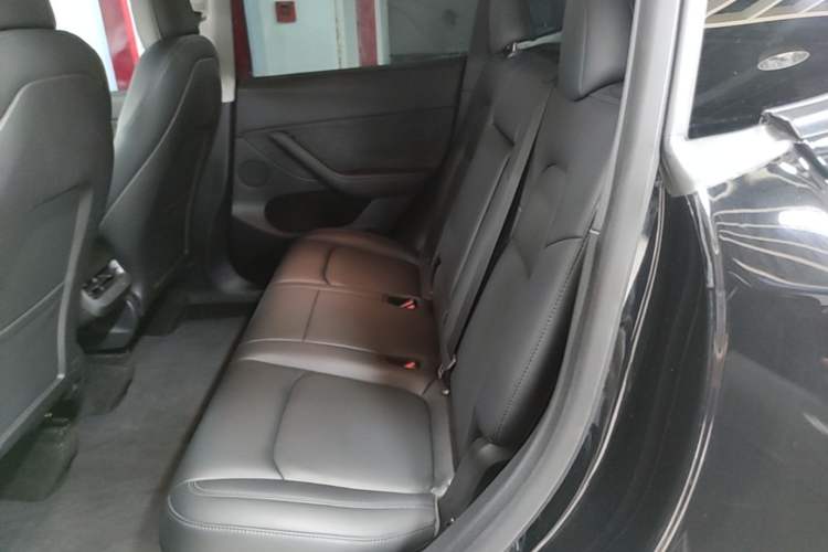 Used Tesla Model Y 2021 Standard Range Rear-Wheel Drive Version Left Rear Seat