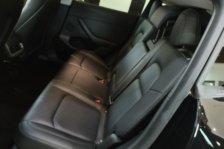 Used Tesla Model Y 2021 Standard Range Rear-Wheel Drive Version Left Rear Seat