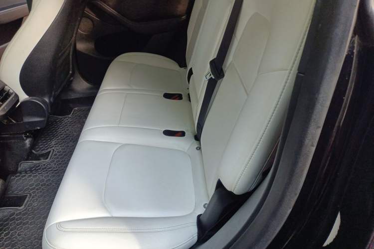 Used Tesla Model Y 2021 Standard Range Rear-Wheel Drive Version Left Rear Seat