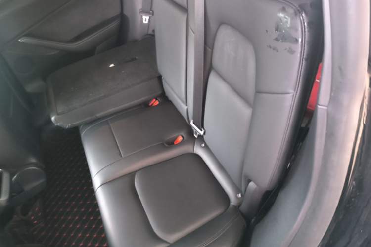 Used Tesla Model Y 2021 Standard Range Rear-Wheel Drive Version Left Rear Seat