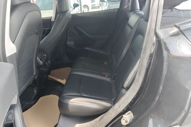 Used Tesla Model Y 2021 Standard Range Rear-Wheel Drive Version Left Rear Seat