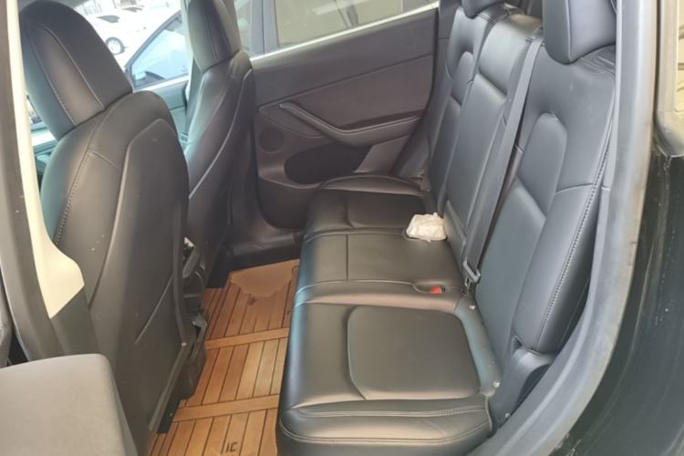 Used Tesla Model Y 2021 Standard Range Rear-Wheel Drive Version Left Rear Seat