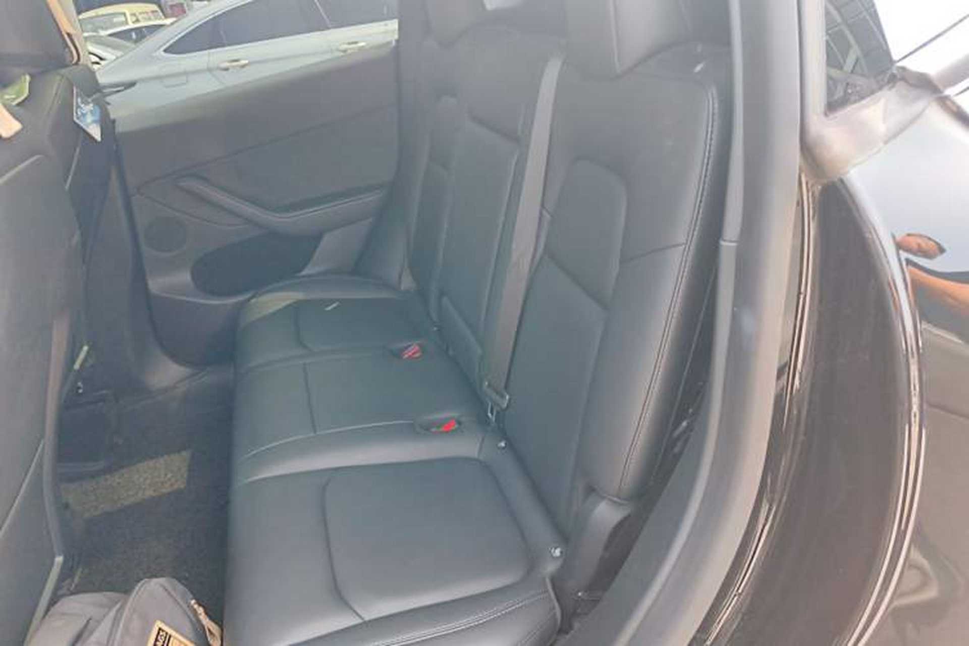 Used Tesla Model Y 2021 Standard Range Rear-Wheel Drive Version Left Rear Seat
