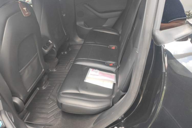 Used Tesla Model Y 2021 Standard Range Rear-Wheel Drive Version Left Rear Seat