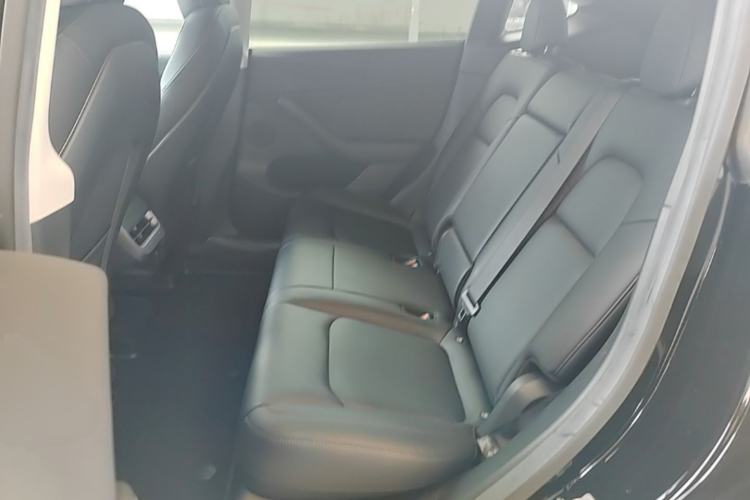 Used Tesla Model Y 2021 Standard Range Rear-Wheel Drive Version Left Rear Seat