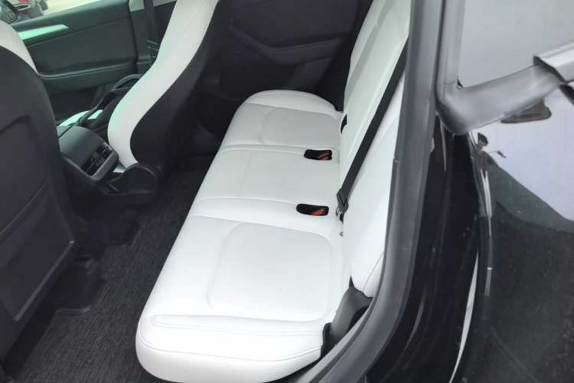 Used Tesla Model Y 2021 Performance High-Performance All-Wheel-Drive Version Left Rear Seat