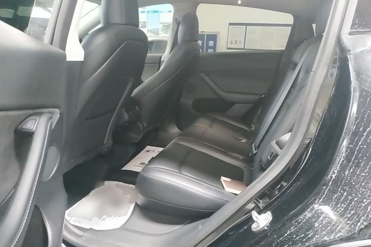 Used Tesla Model Y 2021 Standard Range Rear-Wheel Drive Version Left Rear Seat