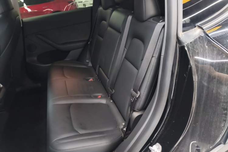 Used Tesla Model Y 2021 Standard Range Rear-Wheel Drive Version Left Rear Seat