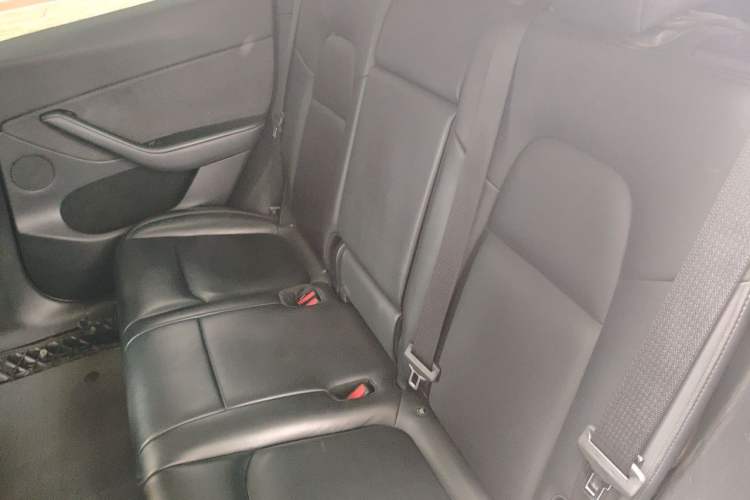 Used Tesla Model Y 2021 Long-Range All-Wheel-Drive Version Left Rear Seat