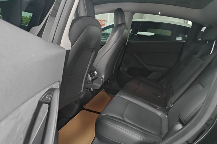Used Tesla Model Y 2021 Long-Range All-Wheel-Drive Version Left Rear Seat
