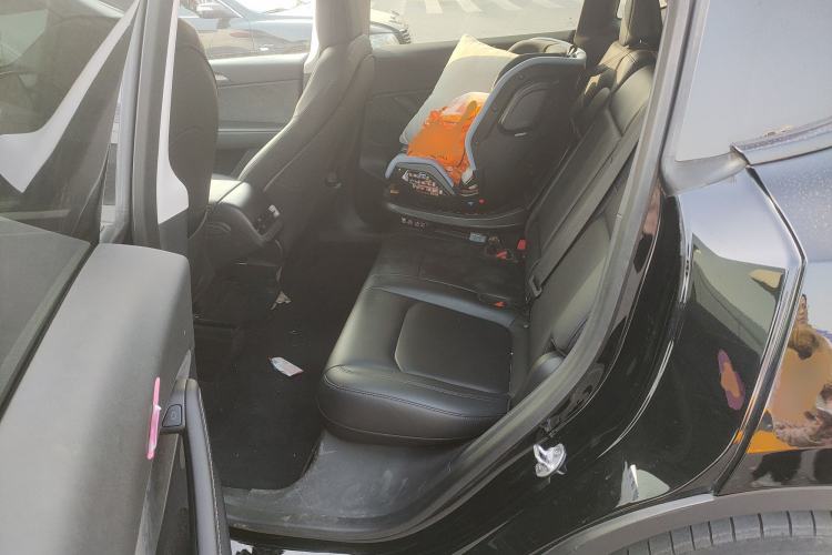 Used Tesla Model Y 2021 Standard Range Rear-Wheel Drive Version Left Rear Seat