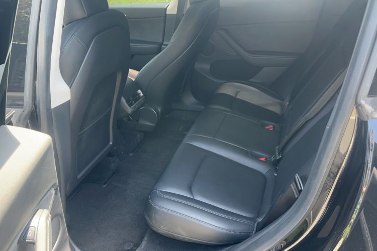 Used Tesla Model Y 2021 Standard Range Rear-Wheel Drive Version Left Rear Seat